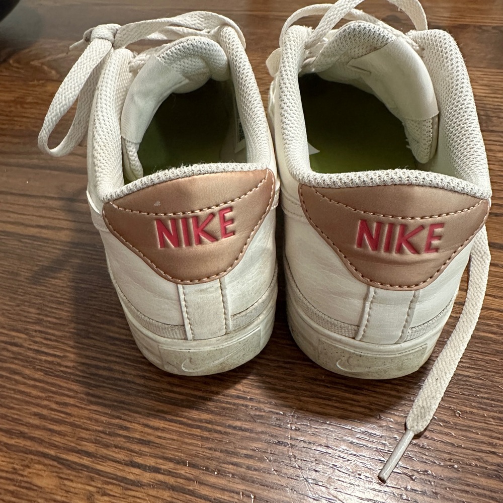 Classic Nike Low-Top White Sneakers - Picture 3 of 4